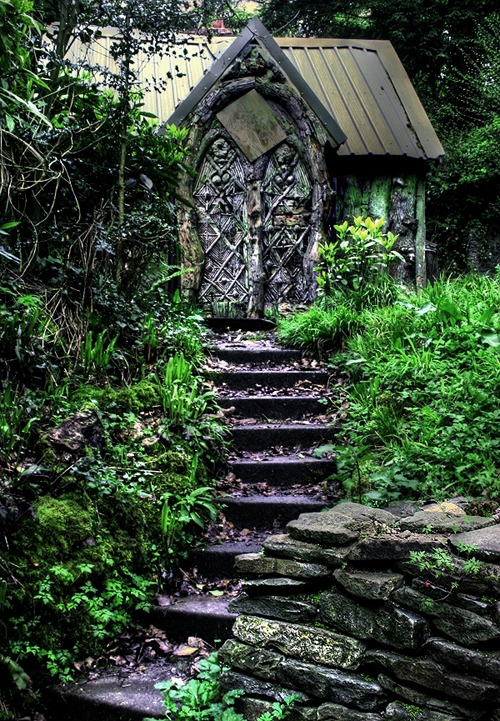 witches_cottage_entrance_hdr_by_AngiNelson.jpg