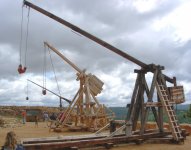 Trebuchet_Castelnaud.jpg Trebuchet_Castelnaud.jpg