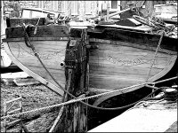 Vigilant Thames Barge beeched at Topsham Quay GH2 P1320232.JPG
