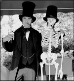 Brunel with skeleton 10D CAN_4103.JPG