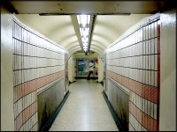 Passage way in London Underground FX55 1020057.JPG