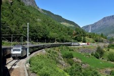 flam, train.jpg