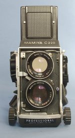 Mamiya C220 front.jpg Mamiya C220 front.jpg
