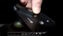 Manfroto tripod plate pin to push down.jpg