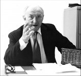 Advertisingmanagerbehinddesk.jpg