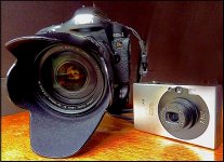 Canon Eos 1Ds II with 28-135mm lens and Ixus Digital TZ7 1020222.jpg Canon Eos 1Ds II with 28-135mm lens and Ixus Digital TZ7 1020222.jpg