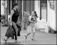 Woman and young girl in Heavitree Road P1011130.JPG