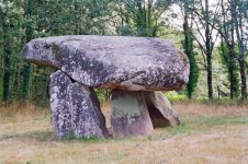 Dolmen Chez Moutade 2 LSF RTS web.jpg