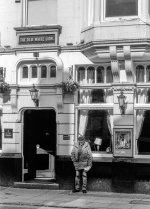 Canon A1_50mm f2.8_Kentmere 400_Quick fag outside The Old White Lion, Bury  copy.jpg