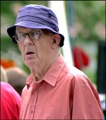 Older man at Swindon Mela CAN_4218.jpg