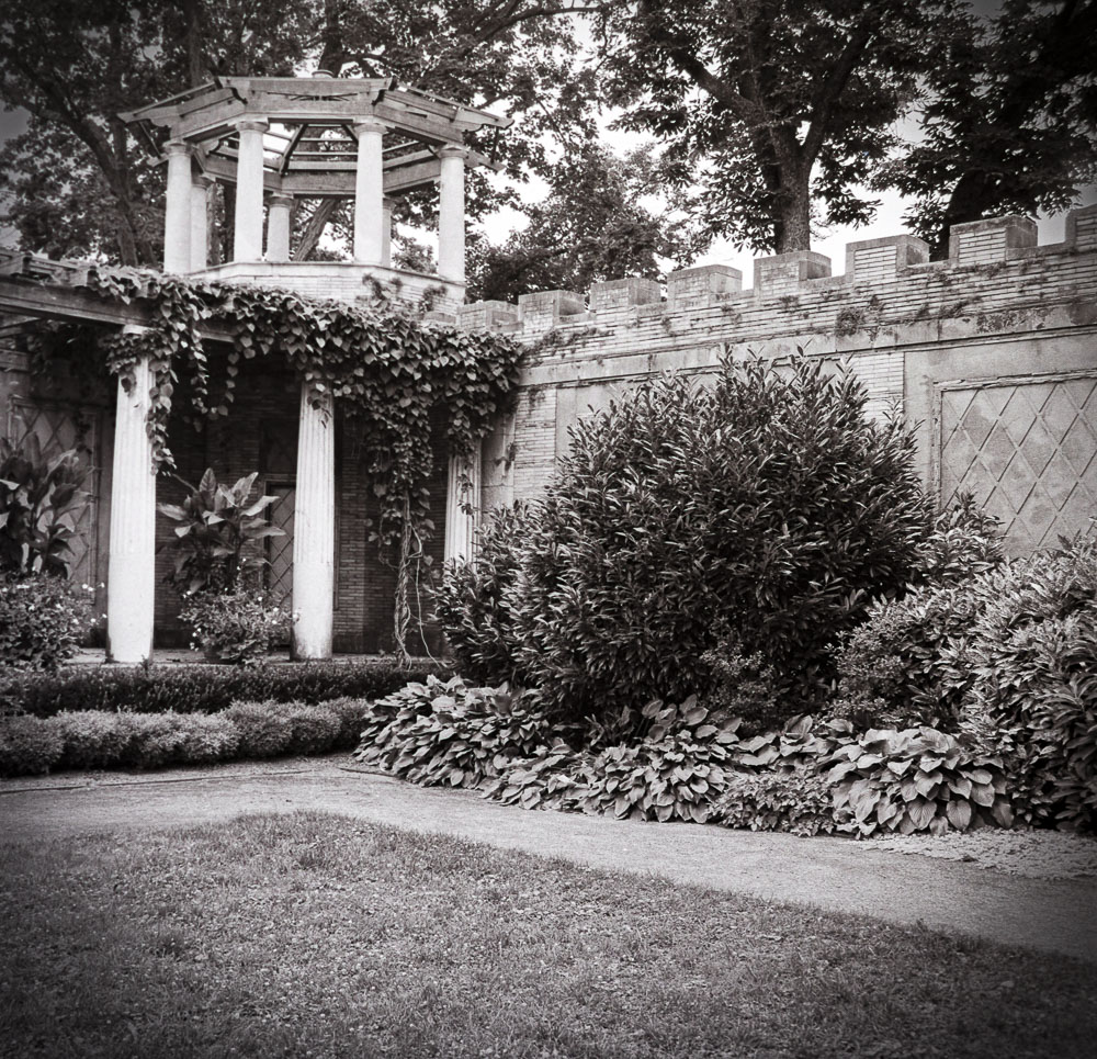 B&W Film-01235.jpg
