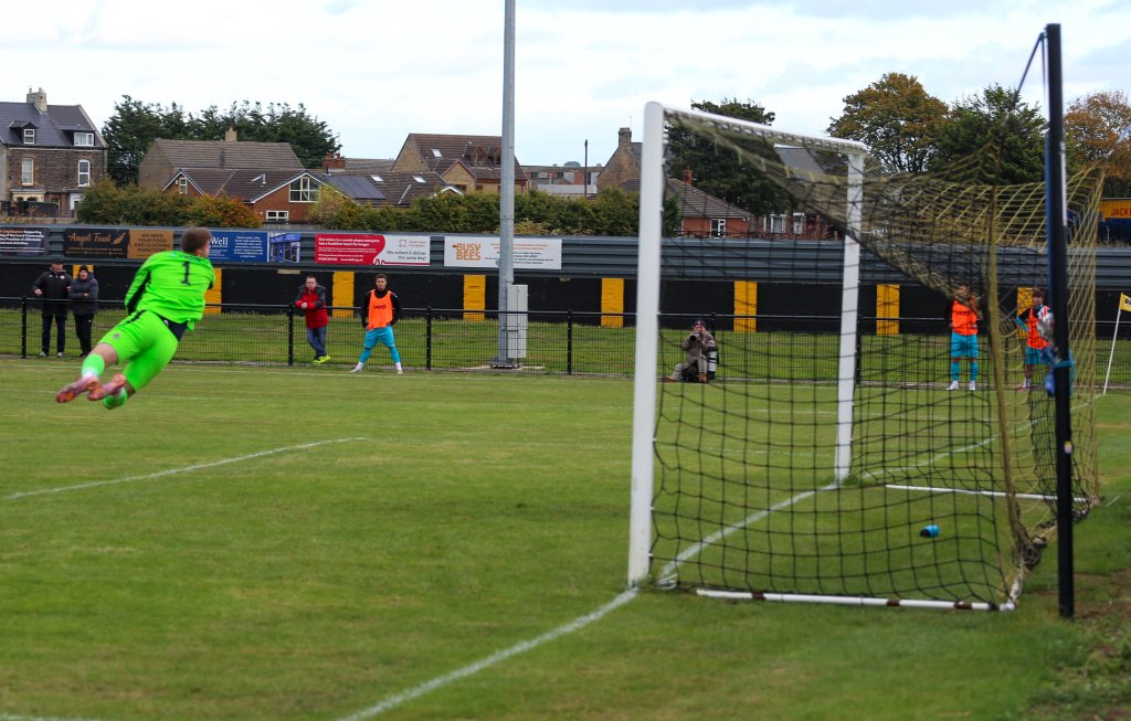 West 2 v 1 Consett (78).jpg