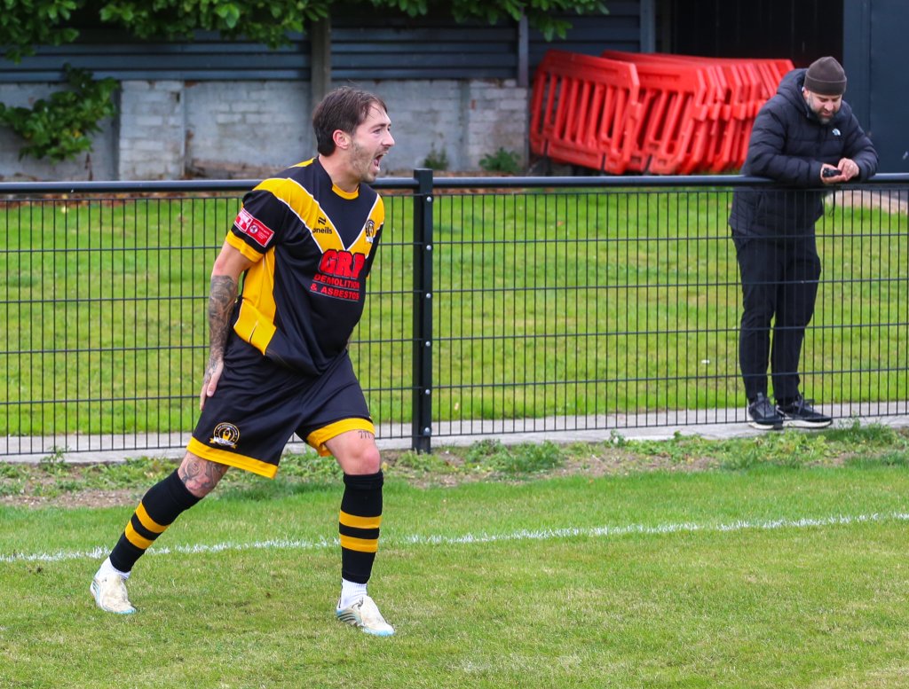 West 2 v 1 Consett (81).jpg