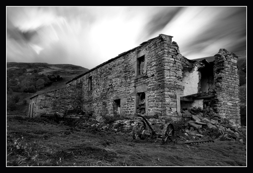Fatefull_barn_3_by_MessiahKhan.jpg