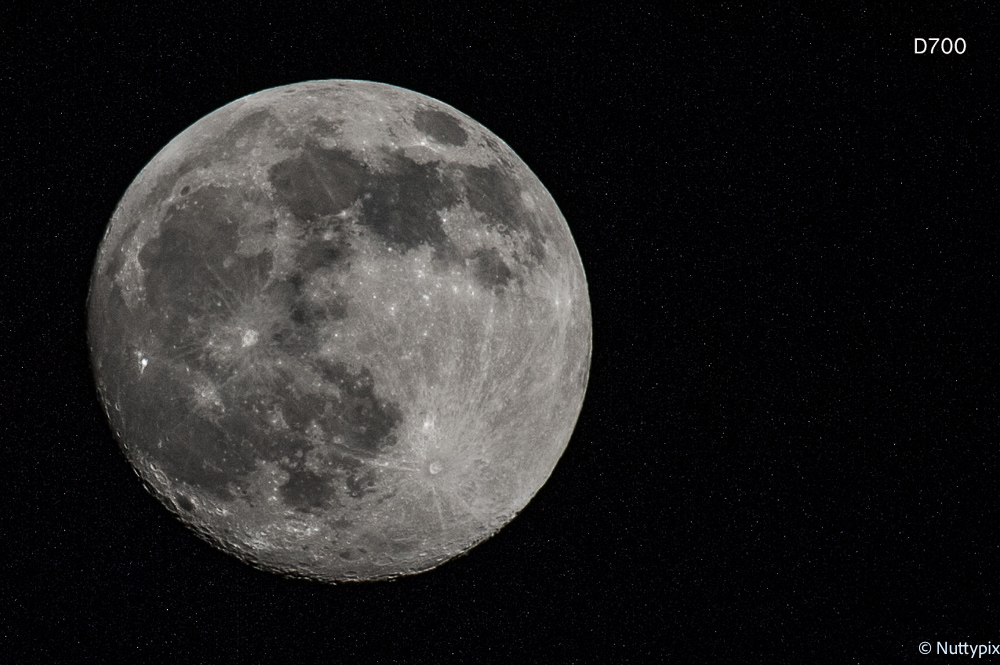 TP_Moon_D700.jpg