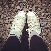 converse-girl-feet-socks-blue-grace-shine.jpg