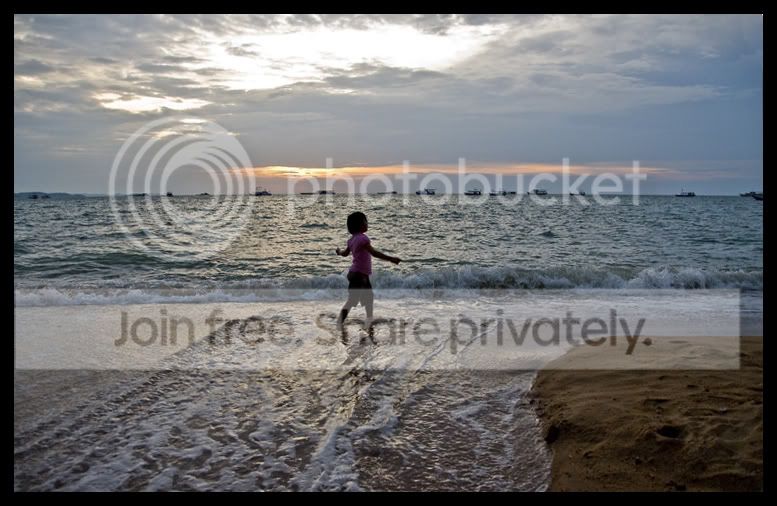 Girl-on-pattaya-beach-1-res-1.jpg