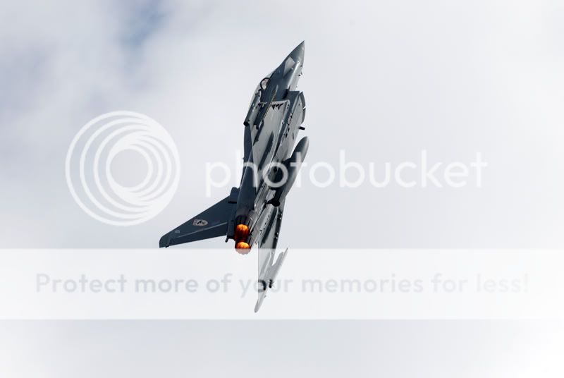 Eurofighter_LookingUP.jpg