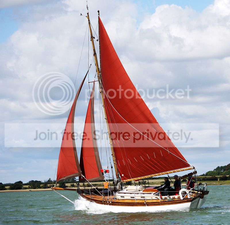 800RedsailgaffP1000290copy_edited-1-1.jpg
