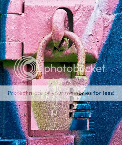 padlock-pink-blue-200k_zps560a6f4c.jpg