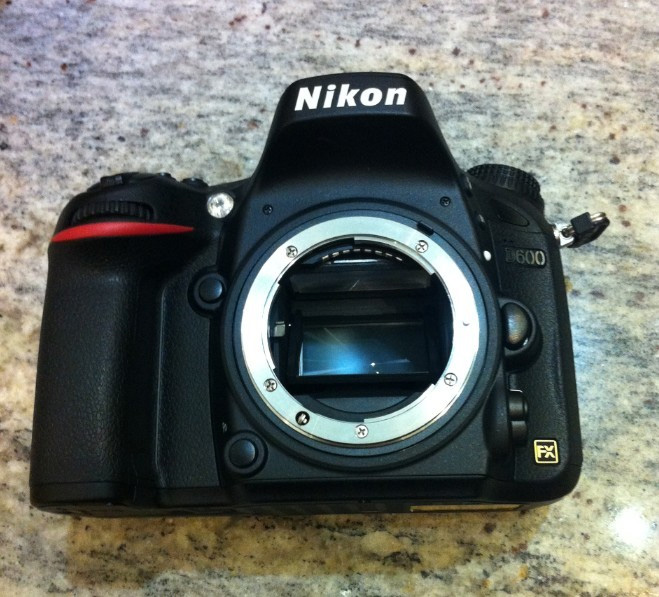 Nikon-D600-font.jpg